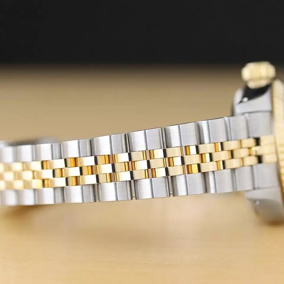 Sale! Ladies Rolex 18kt Datejust New Condition Watch With Box - Picture 8 of 8